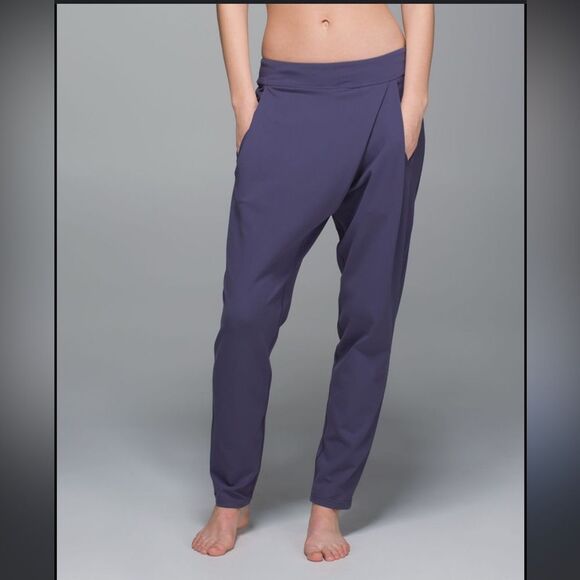 Lululemon Yogini Trouser Pant nightfall size 2 pockets - Picture 2 of 12